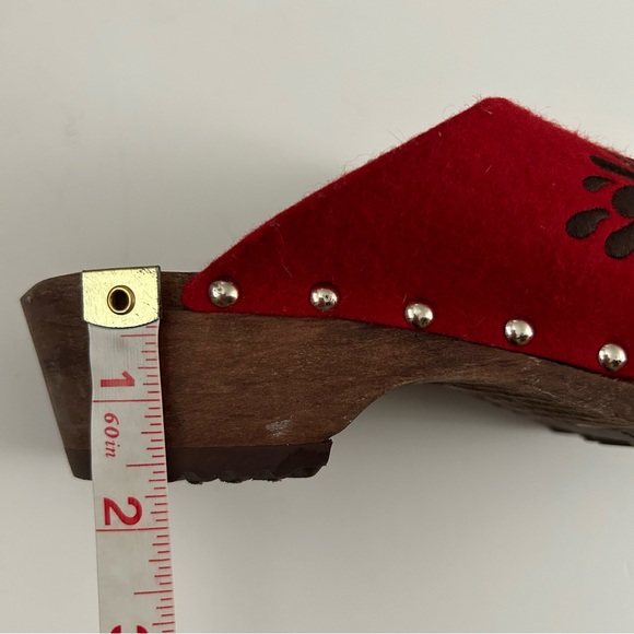 Ann Louise Roswald Red Felt Black Embroidered Wood Clogs Size EU 38 - Picture 7 of 9
